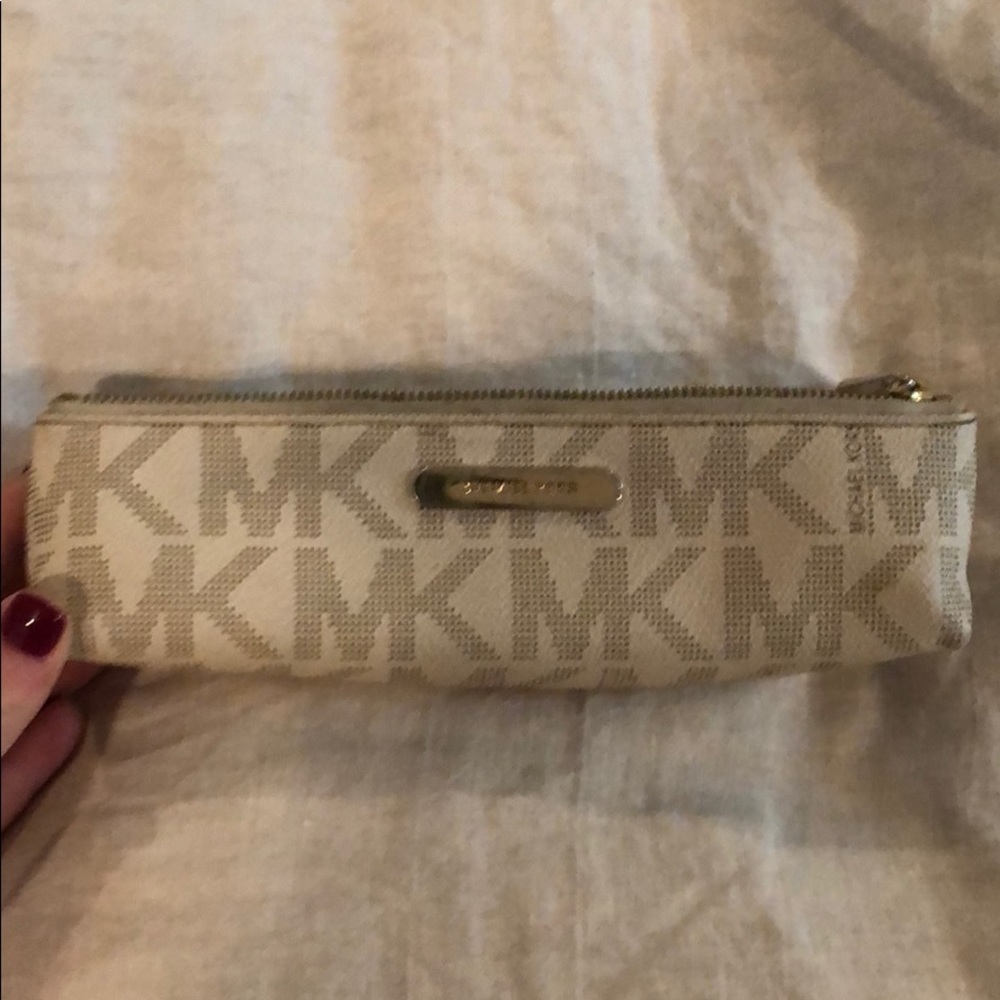 Michael lots make up bag